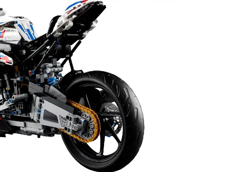 Конструктор LEGO Technic 42130 BMW M 1000 RR