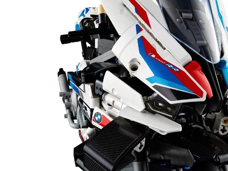 Конструктор LEGO Technic 42130 BMW M 1000 RR